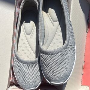 Easy Spirit Women's Gray Mesh Flats